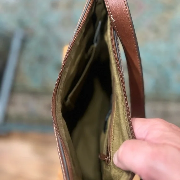 Madison Studio handbag in GUC - Picture 3 of 6